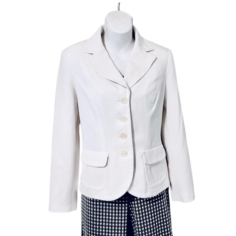 Focus 2000 Woman’s White 4 Button Lined Lightweight Fitted Blazer Jacket 2P